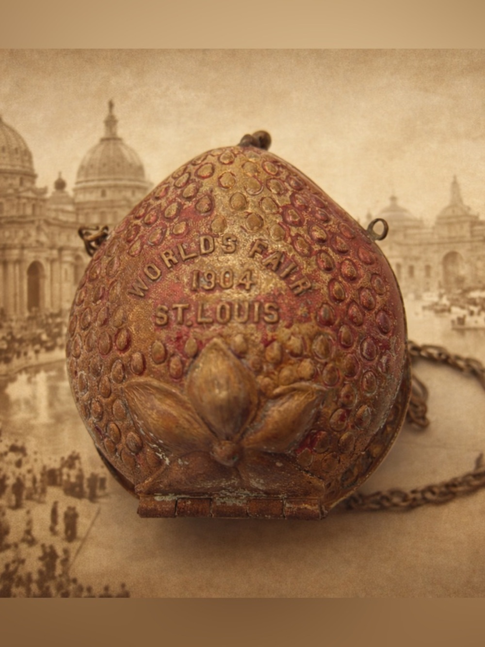 Antique Worlds Fair 1904 St. Louis small hinged strawberry coin
purse souvenir
